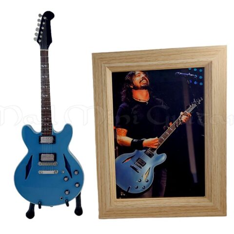 Dave Grohl Foo Fighters Semi Hollow Mini Guitar Set with 5×7 Framed Photo
